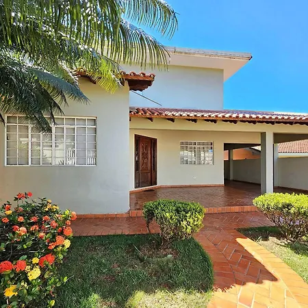 Linda Casa 4 Quartos Prox A Av Cataratas E Centro Foz do Iguacu Exterior photo